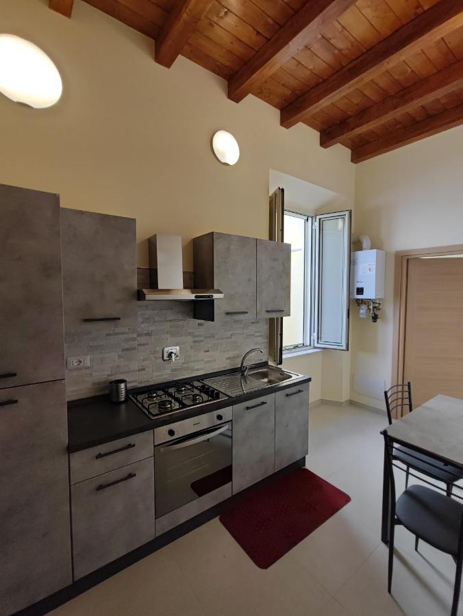 In Centro Rooms And Apartments Isola di Liri Exterior photo