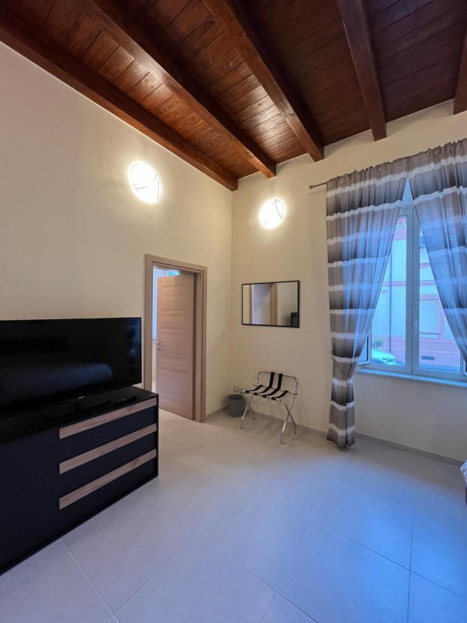 In Centro Rooms And Apartments Isola di Liri Exterior photo